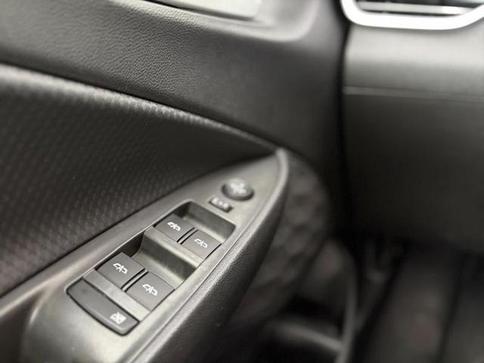 CHEVROLET ONIX PLUS 10MT LT2