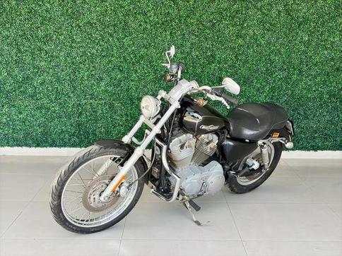 HARLEY-DAVIDSON XL 883 C