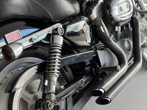 HARLEY-DAVIDSON XL 883 C