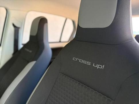 VOLKSWAGEN UP CROSS MDV