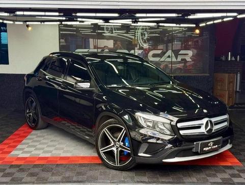 MERCEDES-BENZ GLA200