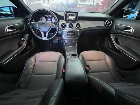 MERCEDES-BENZ GLA200