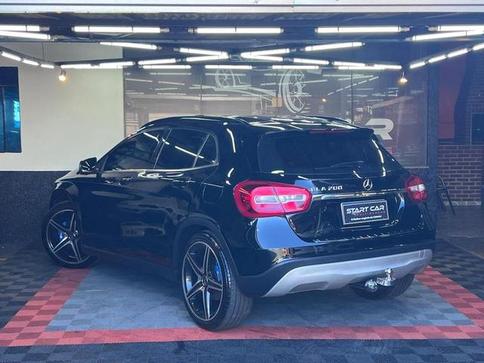 MERCEDES-BENZ GLA200