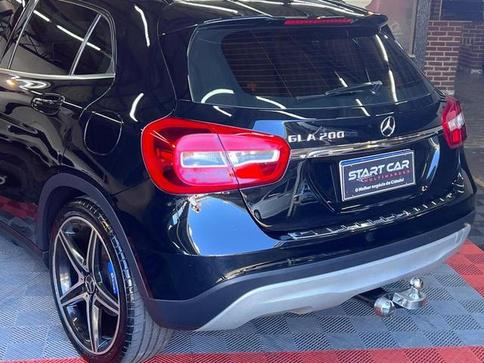 MERCEDES-BENZ GLA200