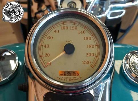 HARLEY-DAVIDSON ROAD KING CUSTOM