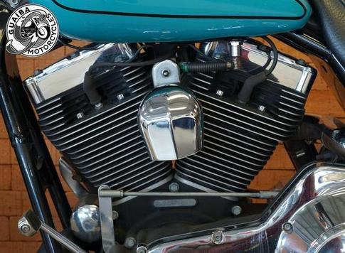 HARLEY-DAVIDSON ROAD KING CUSTOM