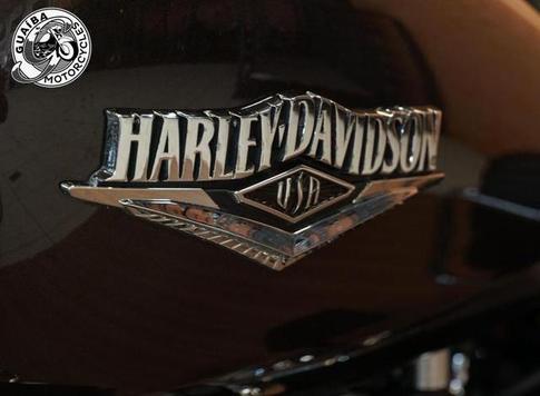 HARLEY-DAVIDSON ROAD KING CLASSIC FLHRC