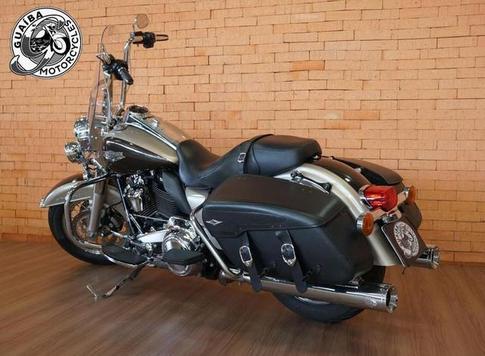HARLEY-DAVIDSON ROAD KING CLASSIC FLHRC