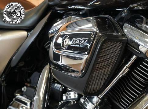 HARLEY-DAVIDSON ROAD KING CLASSIC FLHRC