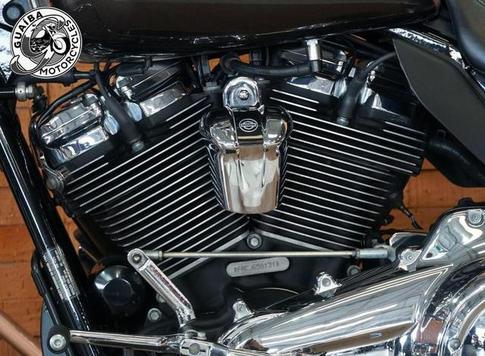 HARLEY-DAVIDSON ROAD KING CLASSIC FLHRC