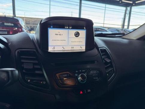 FORD FIESTA 16SE AT