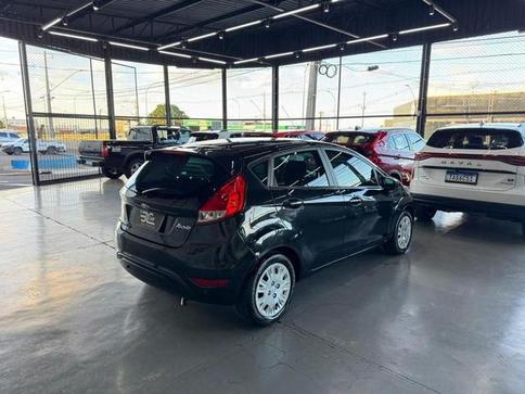 FORD FIESTA 16SE AT