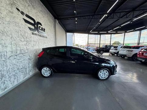 FORD FIESTA 16SE AT