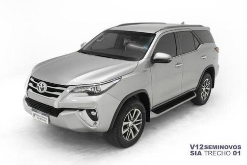 TOYOTA HILUX SW4 2.8 SRX 4X4 7 LUGARES 16V TURBO INTERCOOLER DIESEL 4P AUTOM�TICO