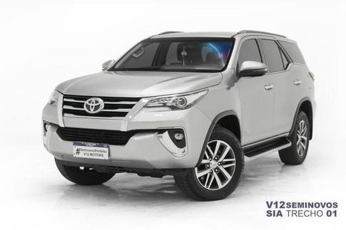 TOYOTA HILUX SW4 2.8 SRX 4X4 7 LUGARES 16V TURBO INTERCOOLER DIESEL 4P AUTOM�TICO