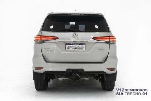 TOYOTA HILUX SW4 2.8 SRX 4X4 7 LUGARES 16V TURBO INTERCOOLER DIESEL 4P AUTOM�TICO
