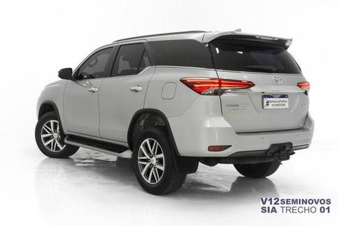 TOYOTA HILUX SW4 2.8 SRX 4X4 7 LUGARES 16V TURBO INTERCOOLER DIESEL 4P AUTOM�TICO