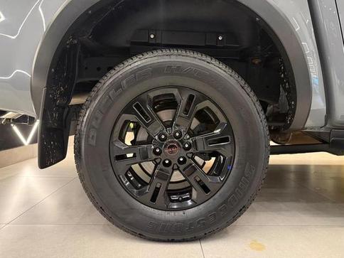 NISSAN FRONTIER PRO4X