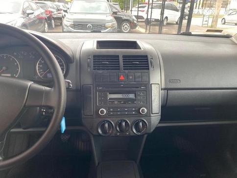 VOLKSWAGEN POLO 1.6
