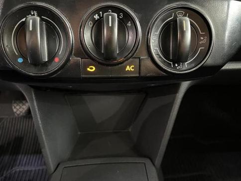 VOLKSWAGEN POLO 1.6