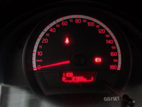 VOLKSWAGEN UP TAKE MCV