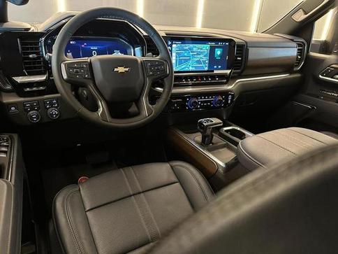 CHEVROLET SILVERADO HIGH COUNTRY 5.3 V8 AWD AUT.