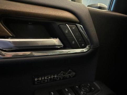 CHEVROLET SILVERADO HIGH COUNTRY 5.3 V8 AWD AUT.