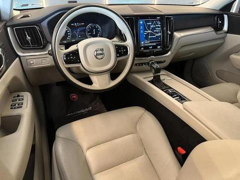 VOLVO XC 60 2.0 T5 MOMENTUM AWD