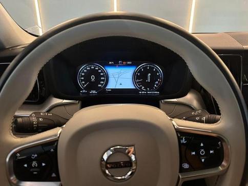 VOLVO XC 60 2.0 T5 MOMENTUM AWD