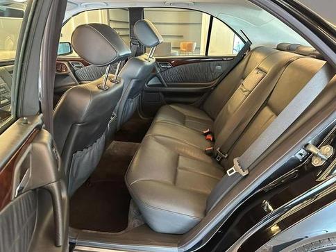 MERCEDES-BENZ E 240 ELEGANCE 2.4 4P