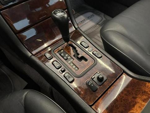 MERCEDES-BENZ E 240 ELEGANCE 2.4 4P