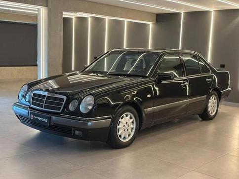 MERCEDES-BENZ E 240 ELEGANCE 2.4 4P