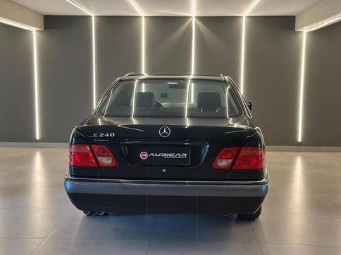 MERCEDES-BENZ E 240 ELEGANCE 2.4 4P