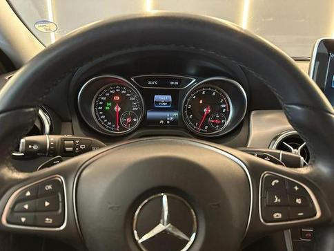 MERCEDES-BENZ GLA 200 1.6 CGI ADVANCE 16V TURBO 4P
