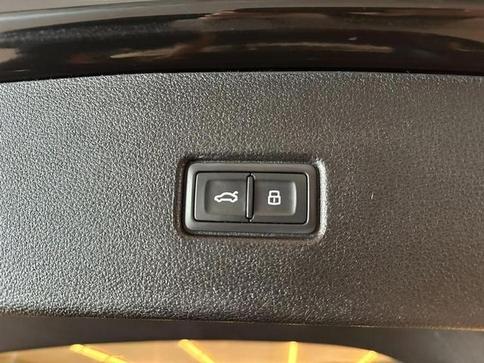 AUDI Q5 SPORTBACK PERFORMANCE BLACK 2.0 TFSIE