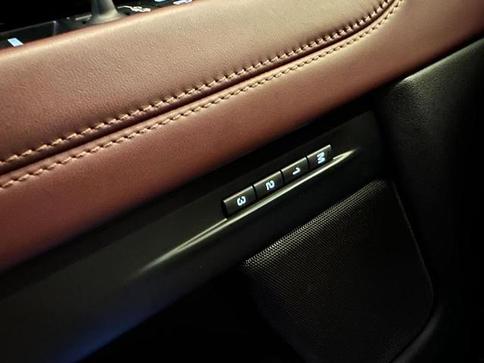 LAND ROVER RANGE ROVER EVOQUE R-DYNAMIC HSE P250