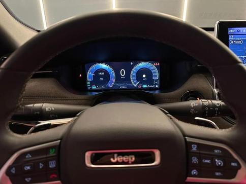 JEEP COMMANDER OVERLAND T270 1.3 TB FLEX AUT