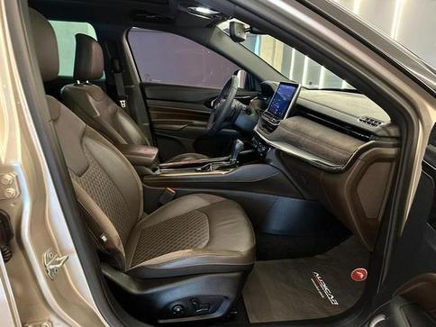 JEEP COMMANDER OVERLAND T270 1.3 TB FLEX AUT