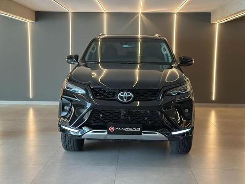 TOYOTA HILUX SW4 SRX PLAT. 4X4 2.8 TB DIE. AUT.