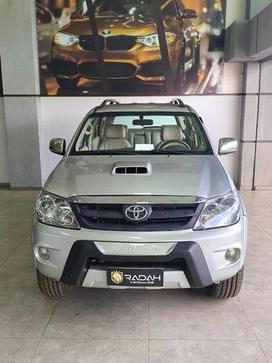 TOYOTA Hilux  SW4 SRV D4-D 4x4 3.0 TDI Dies. Aut