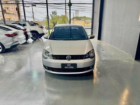 VOLKSWAGEN POLO SEDAN 1.6