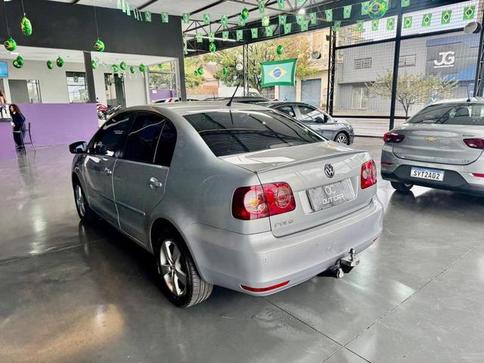 VOLKSWAGEN POLO SEDAN 1.6