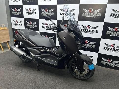 YAMAHA XMAX 300 CONNECTED