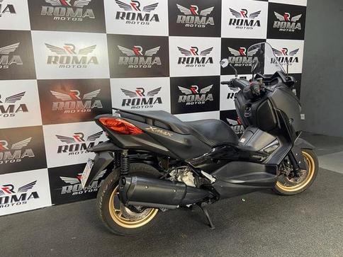 YAMAHA XMAX