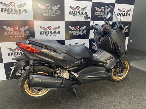 YAMAHA XMAX