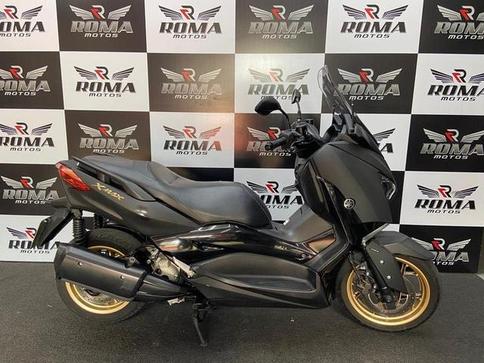YAMAHA XMAX