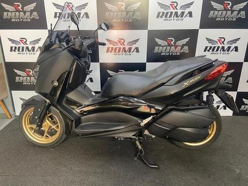 YAMAHA XMAX