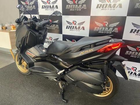 YAMAHA XMAX