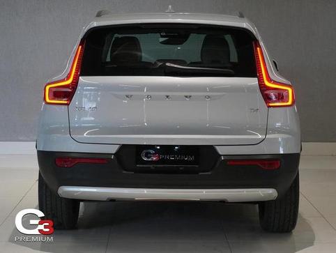 VOLVO XC40 T4 MOMENTUM