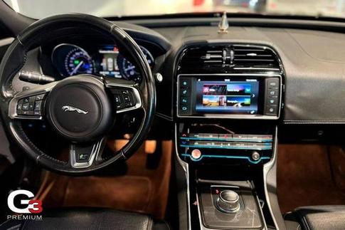 JAGUAR JAG XE R-SPORT SI4